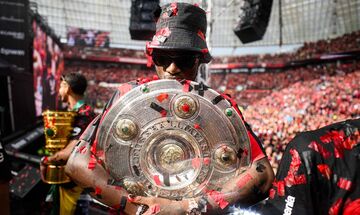 Λεβερκούζεν: Ανανέωσε ο Ταπσόμπα 