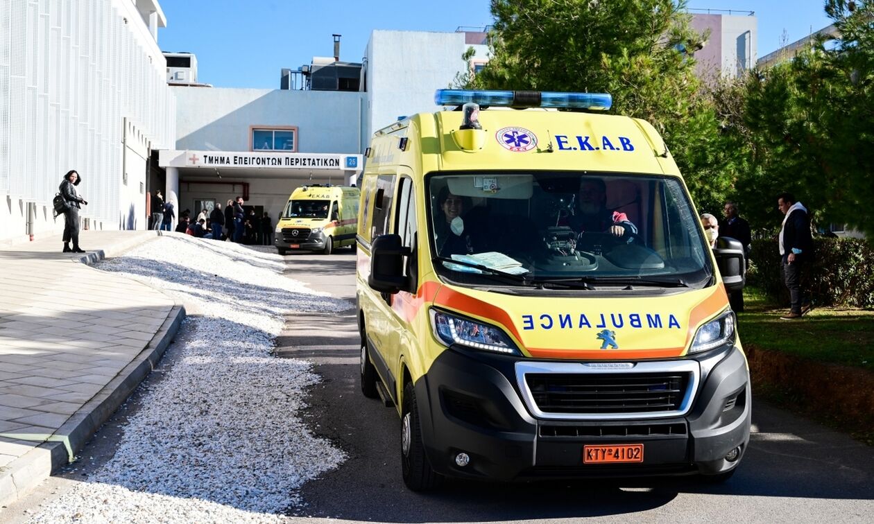 Χαλκιδική: Σοβαρό τροχαίο με δύο τραυματίες στο νοσοκομείο μετά από εκτροπή οχήματος