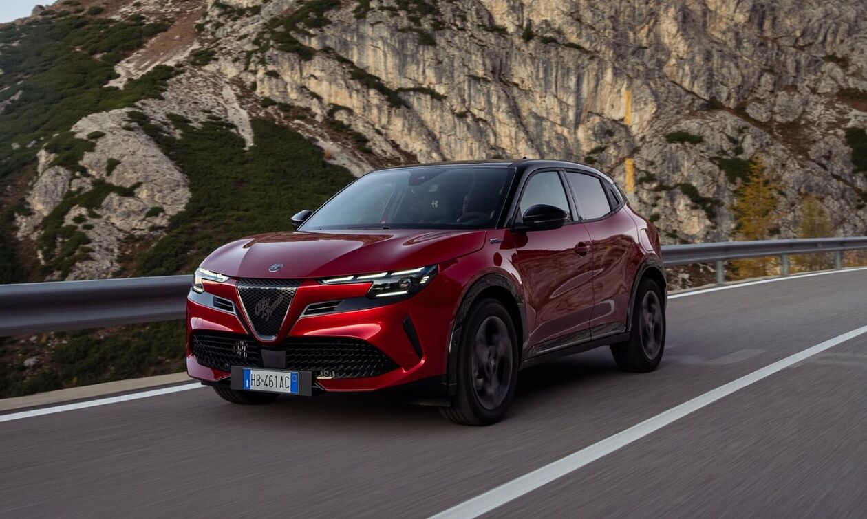 Η Alfa Romeo Junior Ibrida προσφέρεται σε χαμηλότερη τιμή 