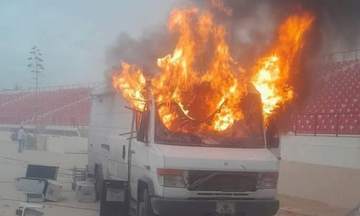 Οπαδική βία άφησε πολλούς τραυματίες κι εξαπλώθηκε στην πρωτεύουσα της Λιβύης