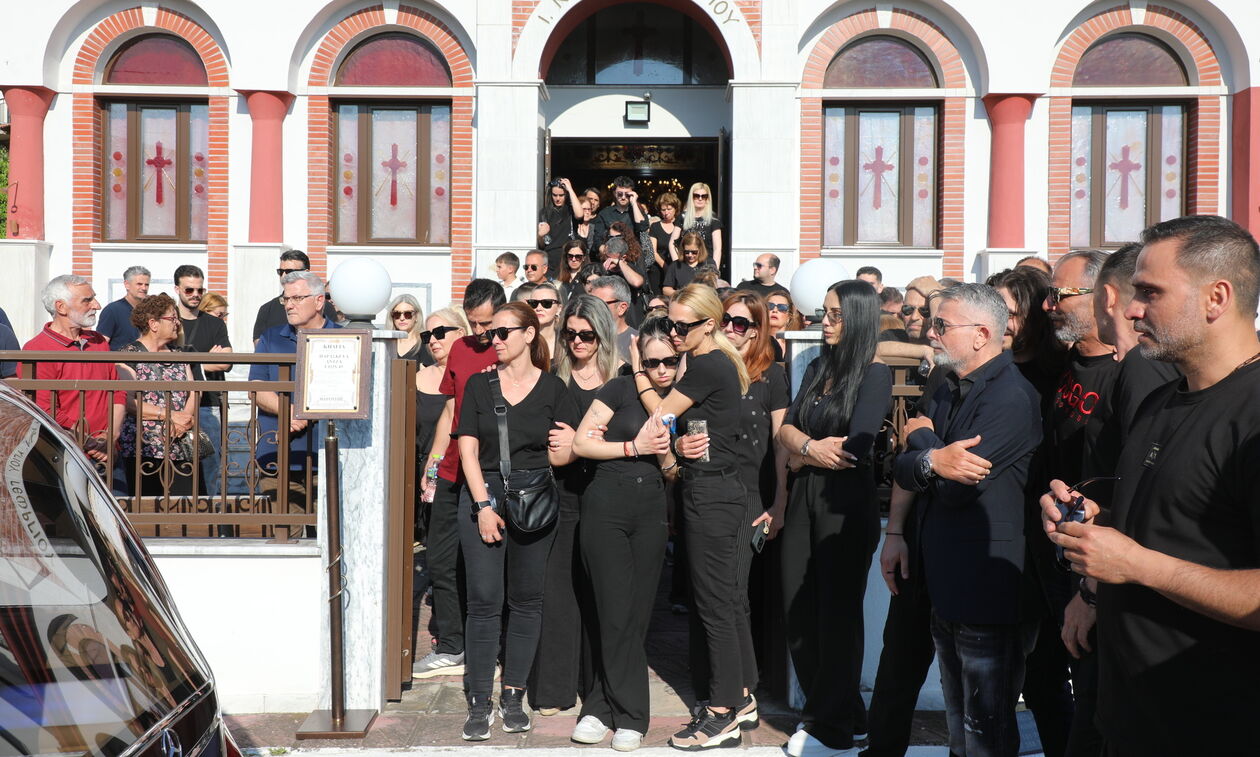 Συγκλόνισε η μητέρα του Παρασκευά Άντζα