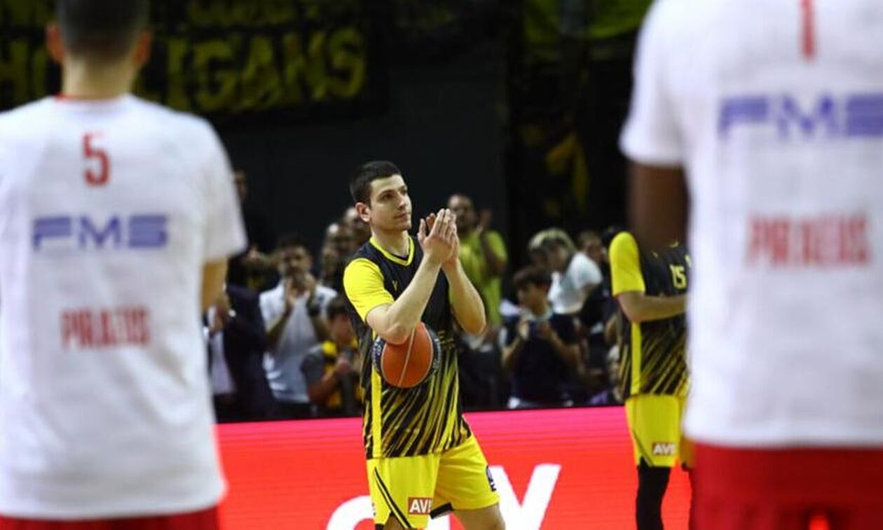 AEK: Συγκίνηση για Φλιώνη