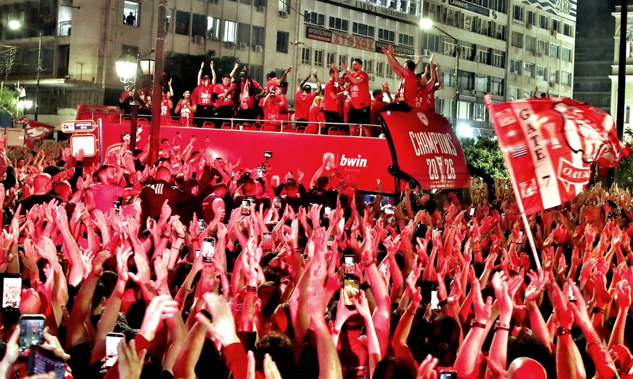 ΘΥΡΑ 7: «Τεράστια ΠΡΟΣΟΧΗ στα υβριστικά συνθήματα»