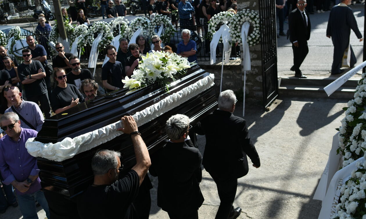 Το τελευταίο «αντίο» στον Οικονόμου 