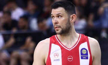 Ολυμπιακός - Παναθηναϊκός: Αδιανόητο buzzer beater του Παπανικολάου! (vid)