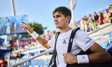 Roland Garros: Ο Μπερετίνι εγκατέλειψε και ο Αρνάλντι πέρασε στα ημιτελικά