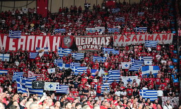 Συγκλονιστική στιγμή στο ΣΕΦ με τον εθνικό ύμνο