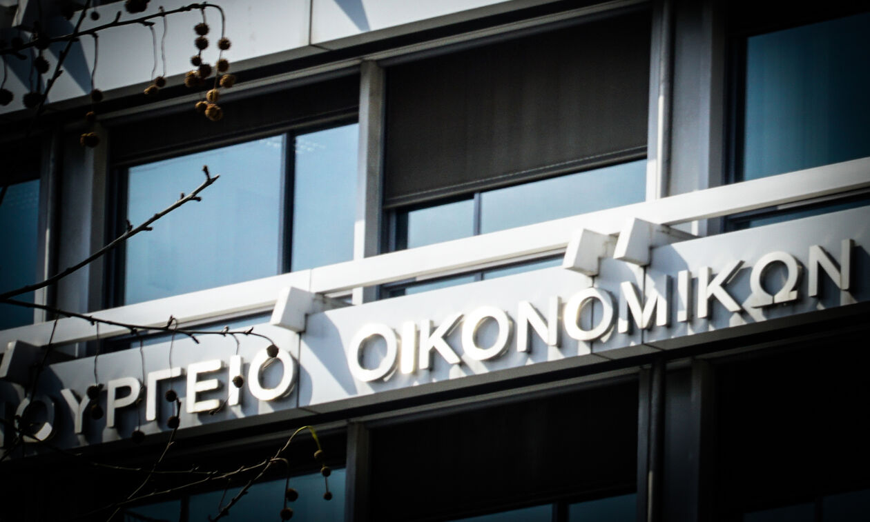 Υβριδικά αυτοκίνητα: Έντονες αντιδράσεις για τις προτεινόμενες αλλαγές στη φορολογία τους 
