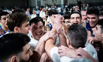 Καραμαλέγκος: «Ως μπάσκετ και νοοτροπία τα παιδιά μάς έβγαλαν ασπροπρόσωπους στο 100%»