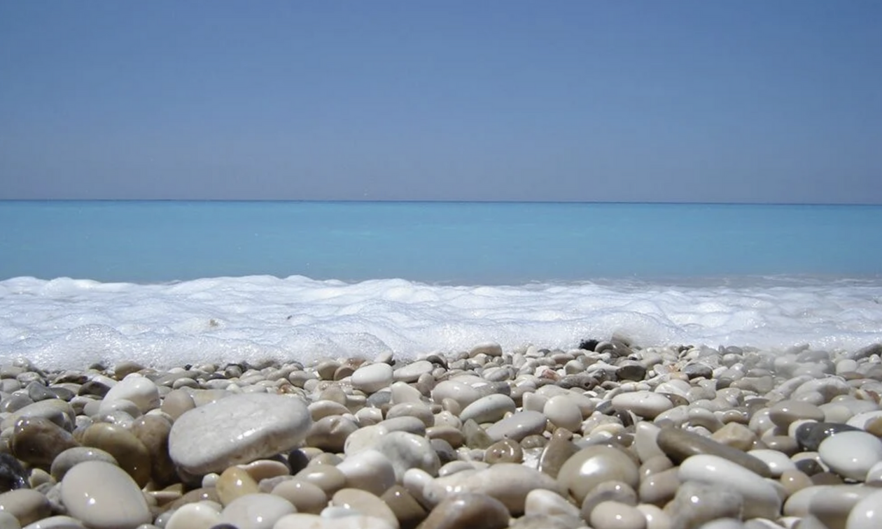 Καιρός: Αίθριος με τοπικά ισχυρούς ανέμους