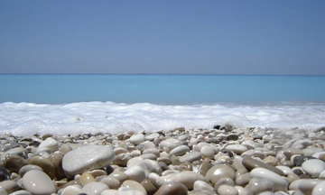 Καιρός: Αίθριος με τοπικά ισχυρούς ανέμους