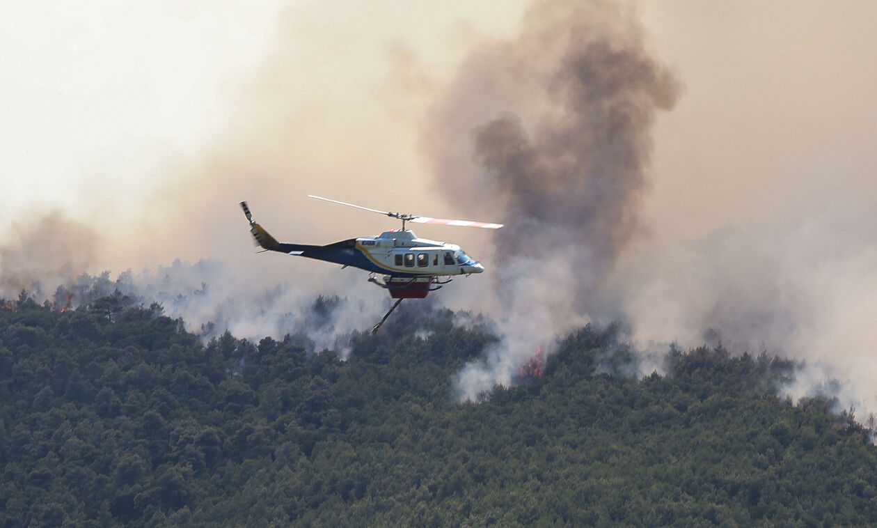 Η αστυνομία ανέλαβε την έρευνα για την σύγκρουση των δύο πυροσβεστικών ελικοπτέρων στην Ψάθα