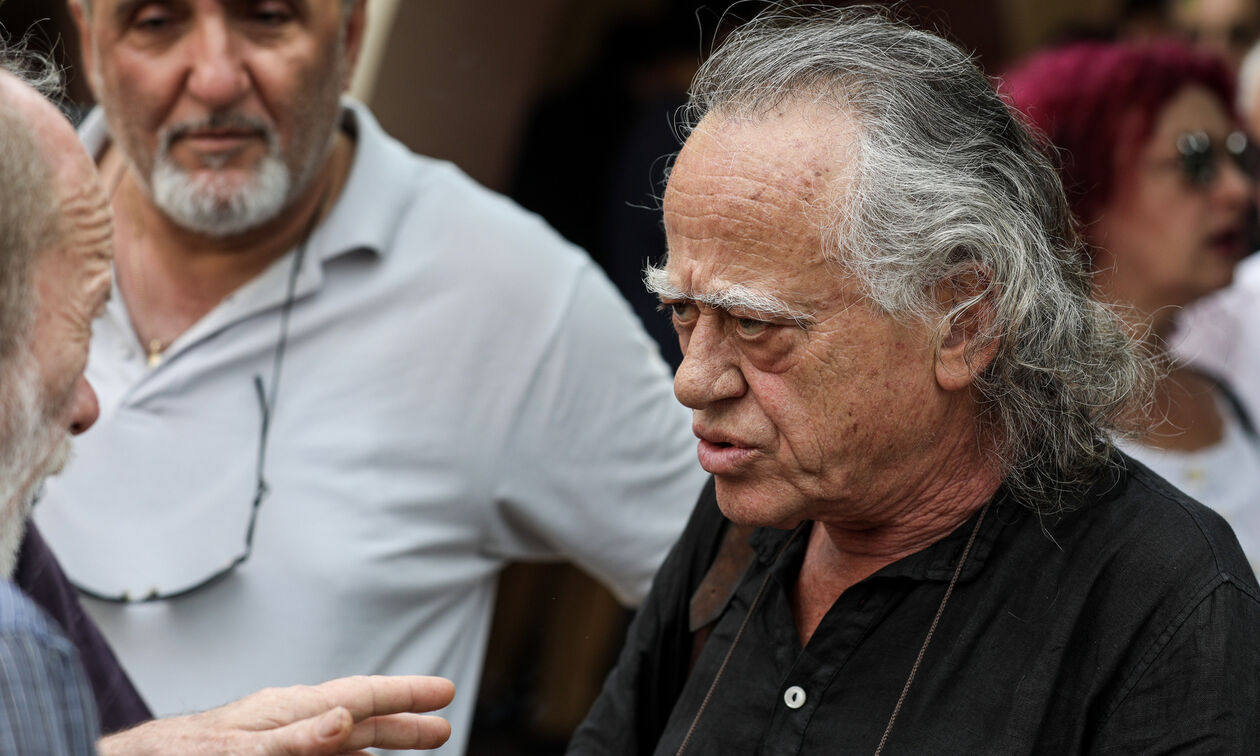 Πέθανε ο Νίκος Καλογερόπουλος