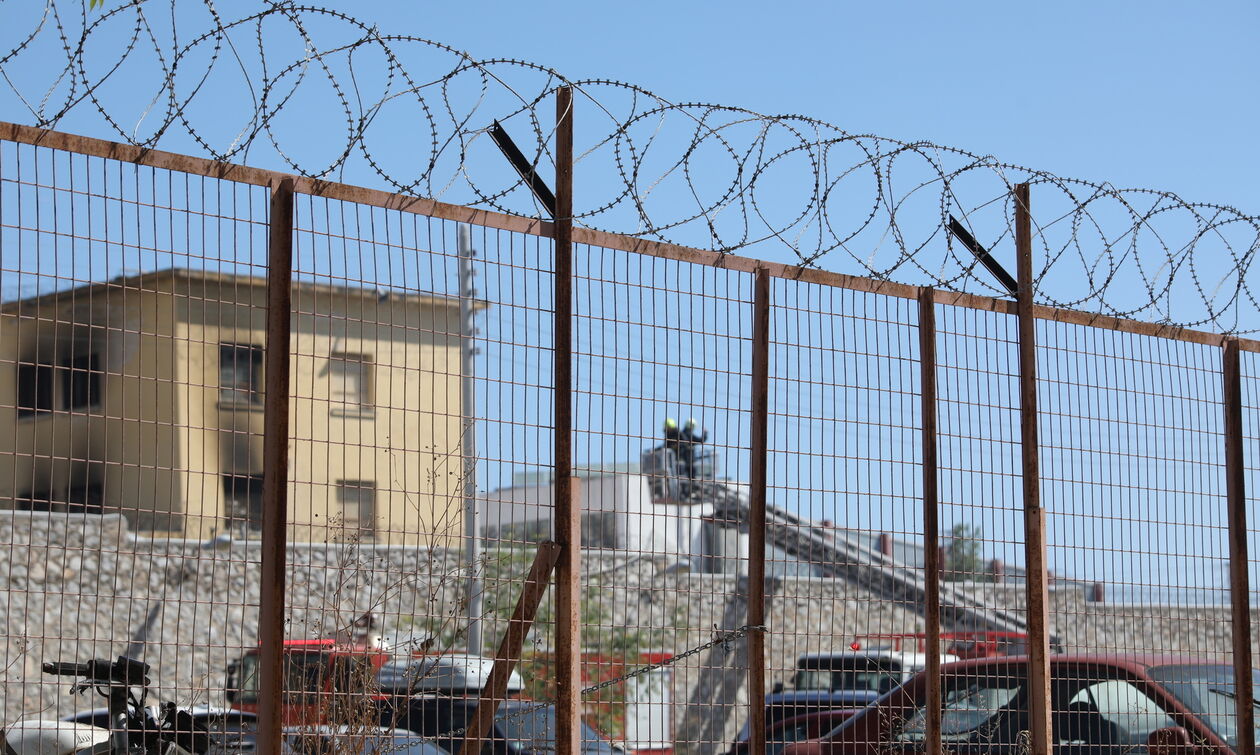 Με drone προσπάθησαν να περάσουν κινητά στις φυλακές Λάρισας