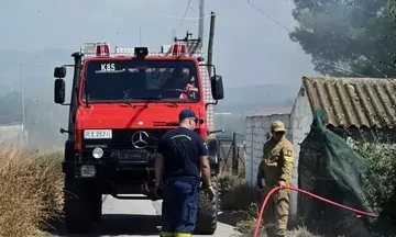  Φωτιά σε στάβλο στη Νέα Μάκρη – Κινητοποίηση της Πυροσβεστικής 