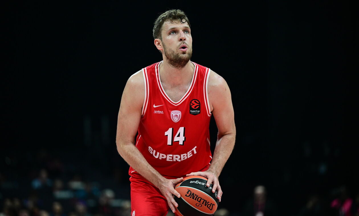 Βεζένκοφ: «Πέρσι κατακτήσαμε την Euroleague, αλλά κάθε χρονιά είναι διαφορετική»