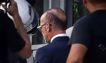 Υπόθεση Μαζωνάκη: Ο γιατρός διαψεύδει ότι έχει λογαριασμό στο εξωτερικό με καταθέσεις εκατομμυρίων 