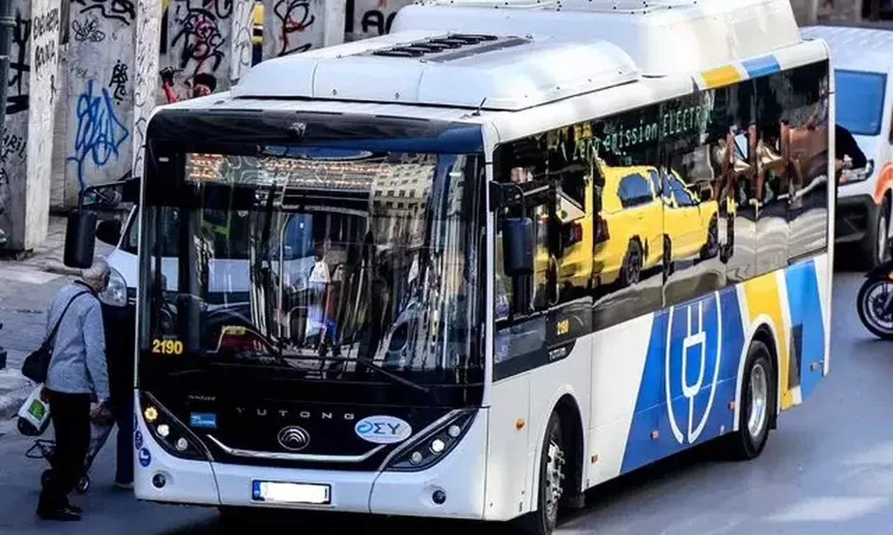  Μεσογείων: Οδηγός λεωφορείου πέρασε δύο κόκκινα φανάρια και έκανε επικίνδυνους ελιγμούς 