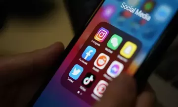  Κατατέθηκε το ν/σ για απαγόρευση των socia media από ανηλίκους κάτω των 15 ετών 