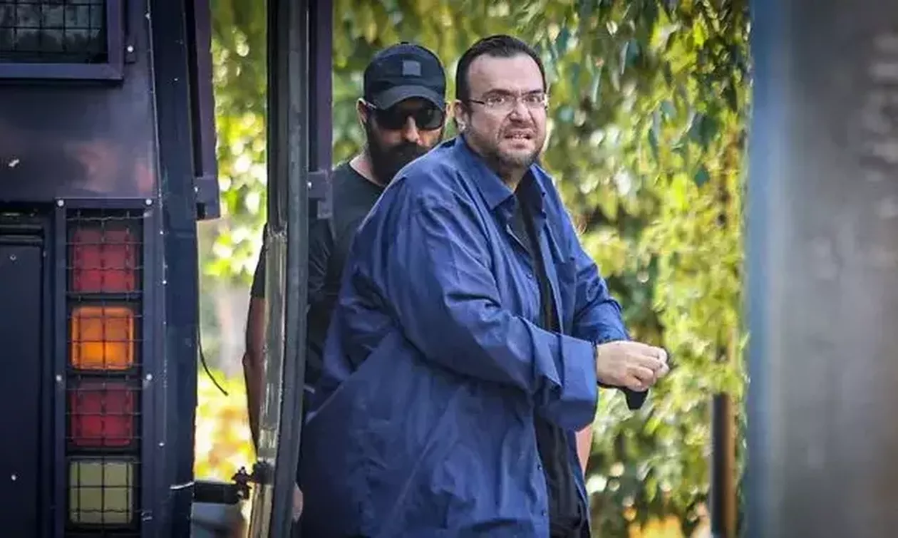  Απάτη ΕΦΚΑ: «Παγώνει» η περιουσία του ΛΑΟΣ και του Φ. Καμπούρη 