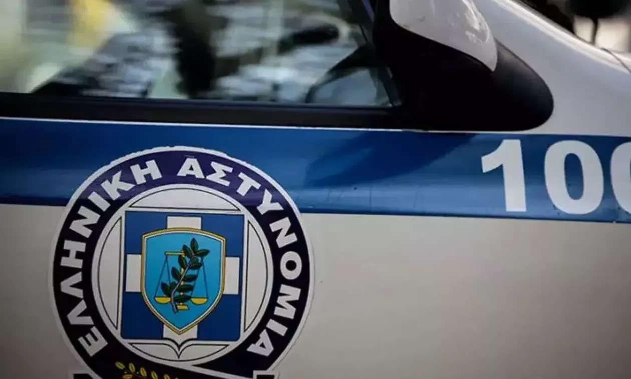  Έκρηξη σε είσοδο πολυκατοικίας στον Κολωνό – Δύο τραυματίες 