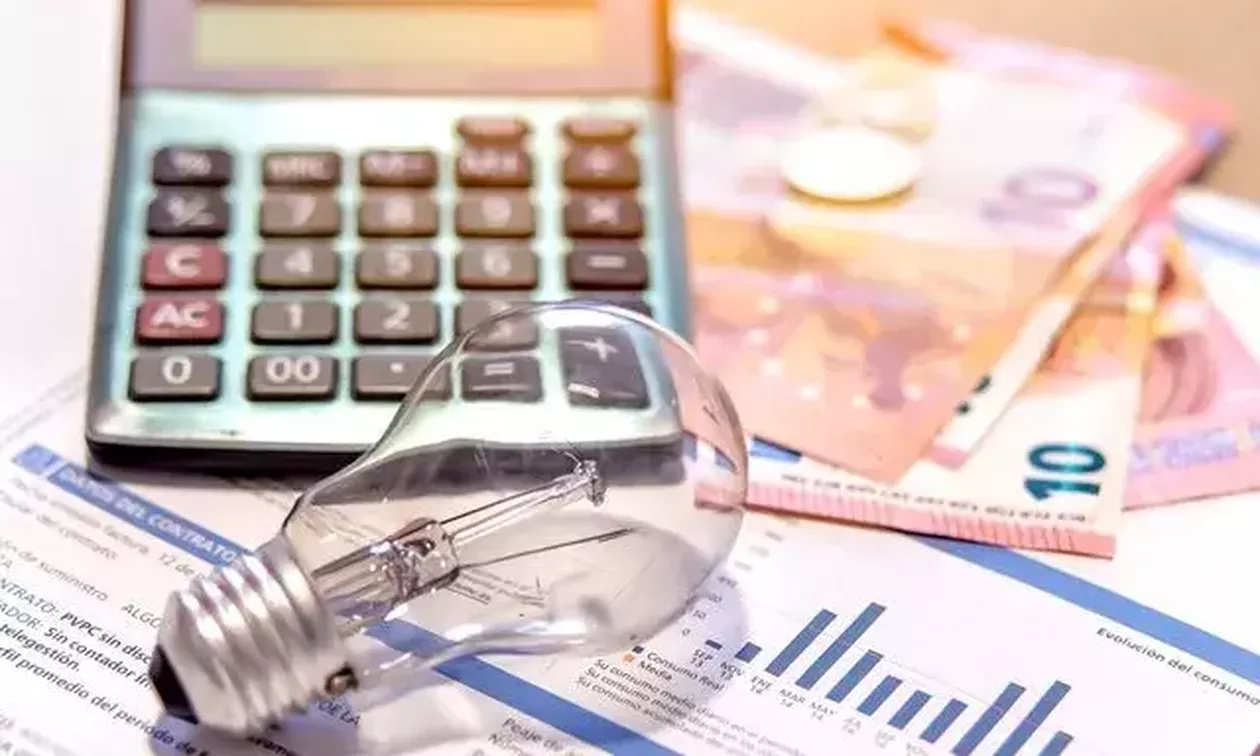  Ρεύμα: Μηνιαίο άλμα 14,8% στη χονδρεμπορική αγορά – Στο στόχαστρο οι τιμές στα πράσινα τιμολόγια Νο