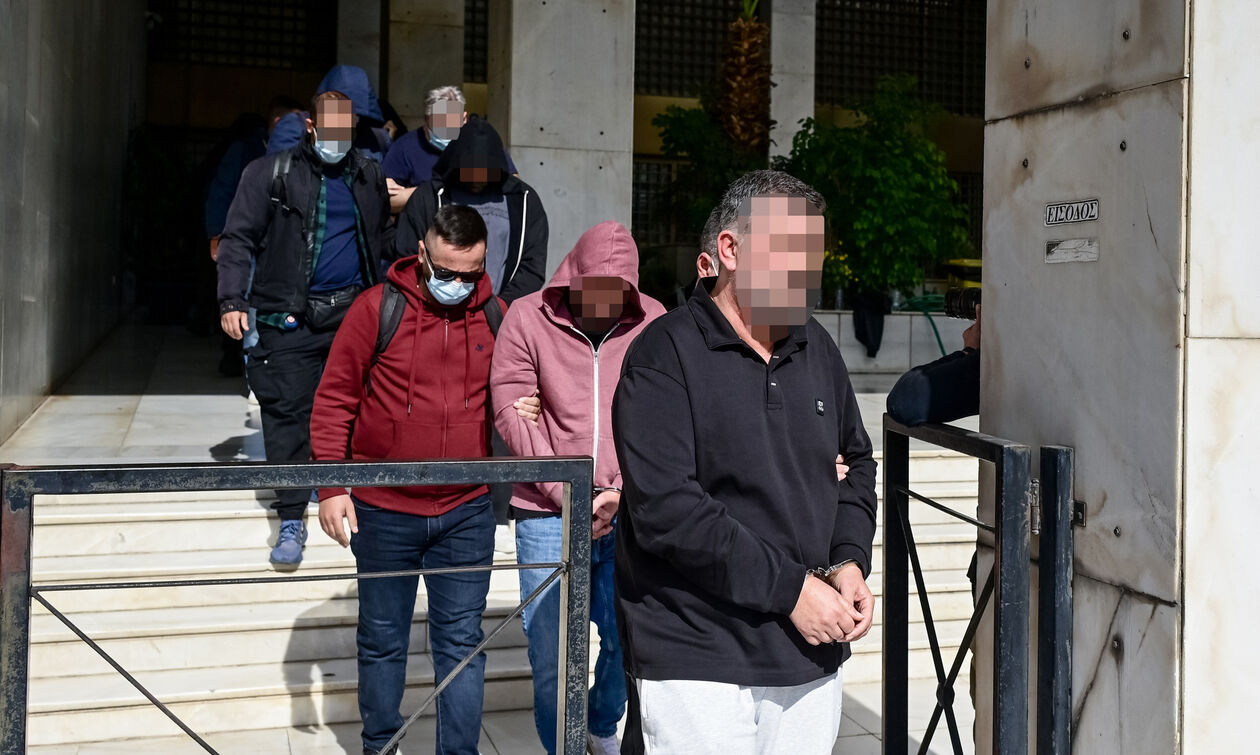 Κακουργηματική δίωξη για τους 23 συλληφθέντες για την υπόθεση της Pizza Fan
