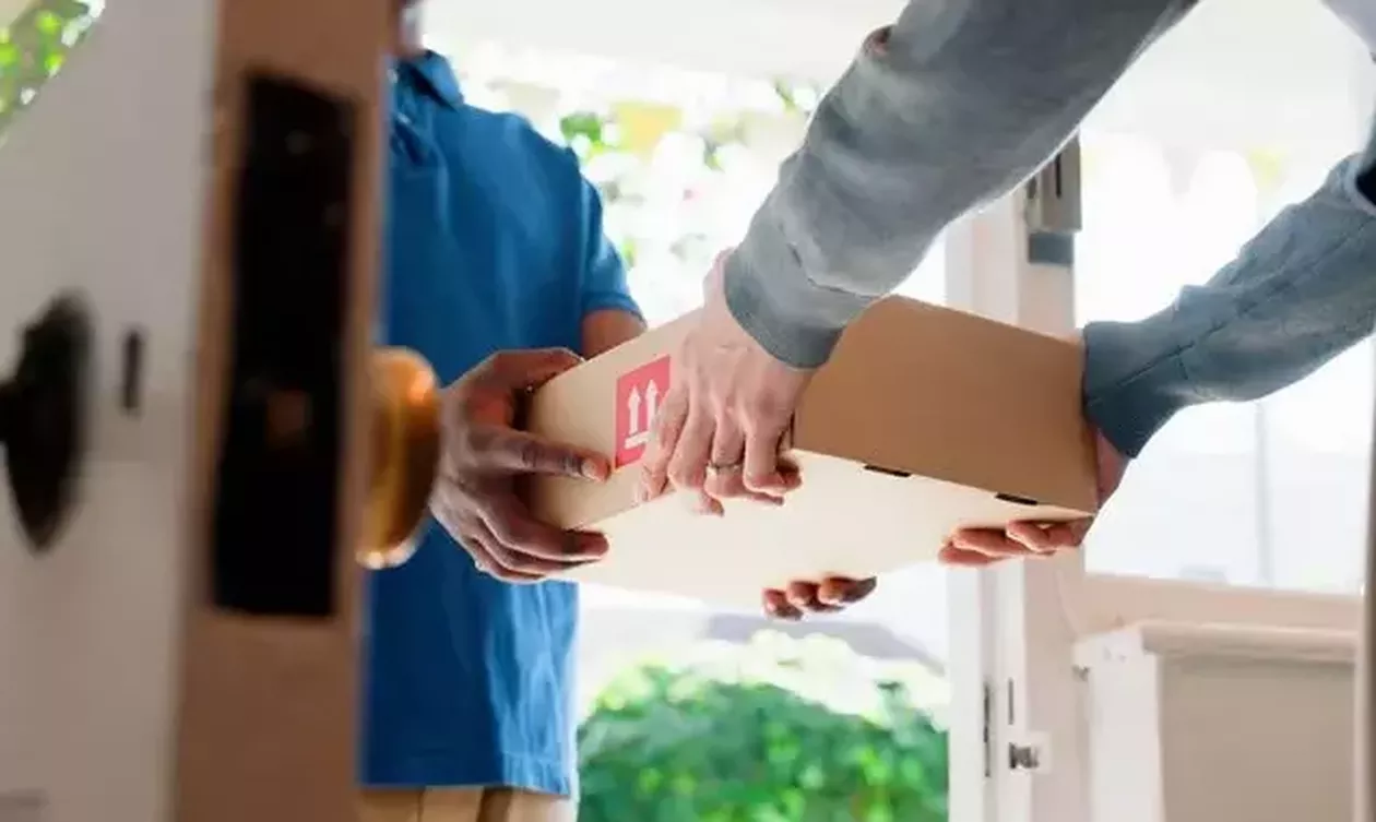 Courier: Ανατροπή με τα μετρητά στις αντικαταβολές – Τι αποφασίστηκε 