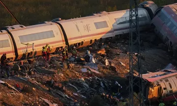 Στο πλευρό των οικογενειών του σιδηροδρομικού δυστυχήματος παίκτες των Ρεάλ και Μπαρτσελόνα